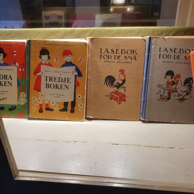 Skolböcker genom tiderna